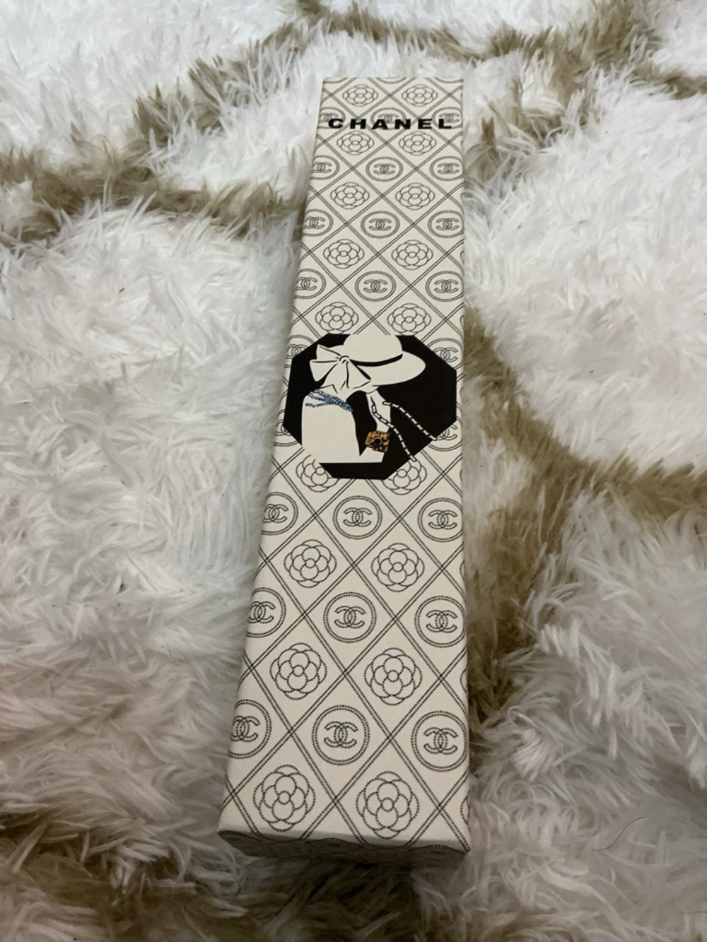 GWP CHANEL Logo White & Black Patterned Compact Umbrella - Picture 3 of 5